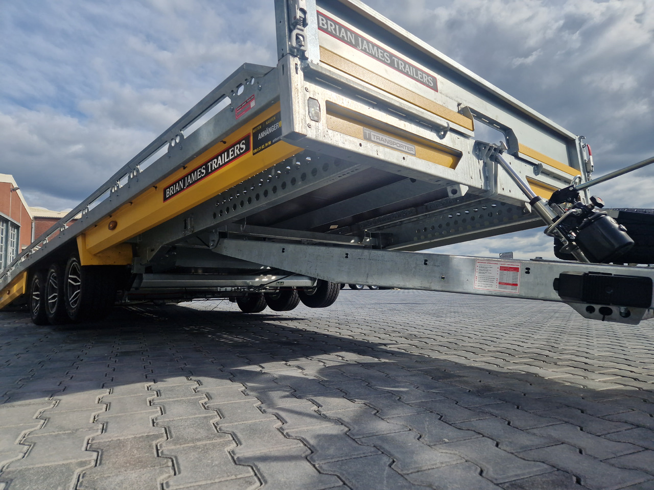 BJT T Transporter 231 550x224cm yellow ankippbar Heckrampe Tridem Alufelgen 10" 3500kg - Remolque portavehículos: foto 5 BJT T Transporter 231 550x224cm yellow ankippbar Heckrampe Tridem Alufelgen 10" 3500kg - Remolque portavehículos: foto 5
