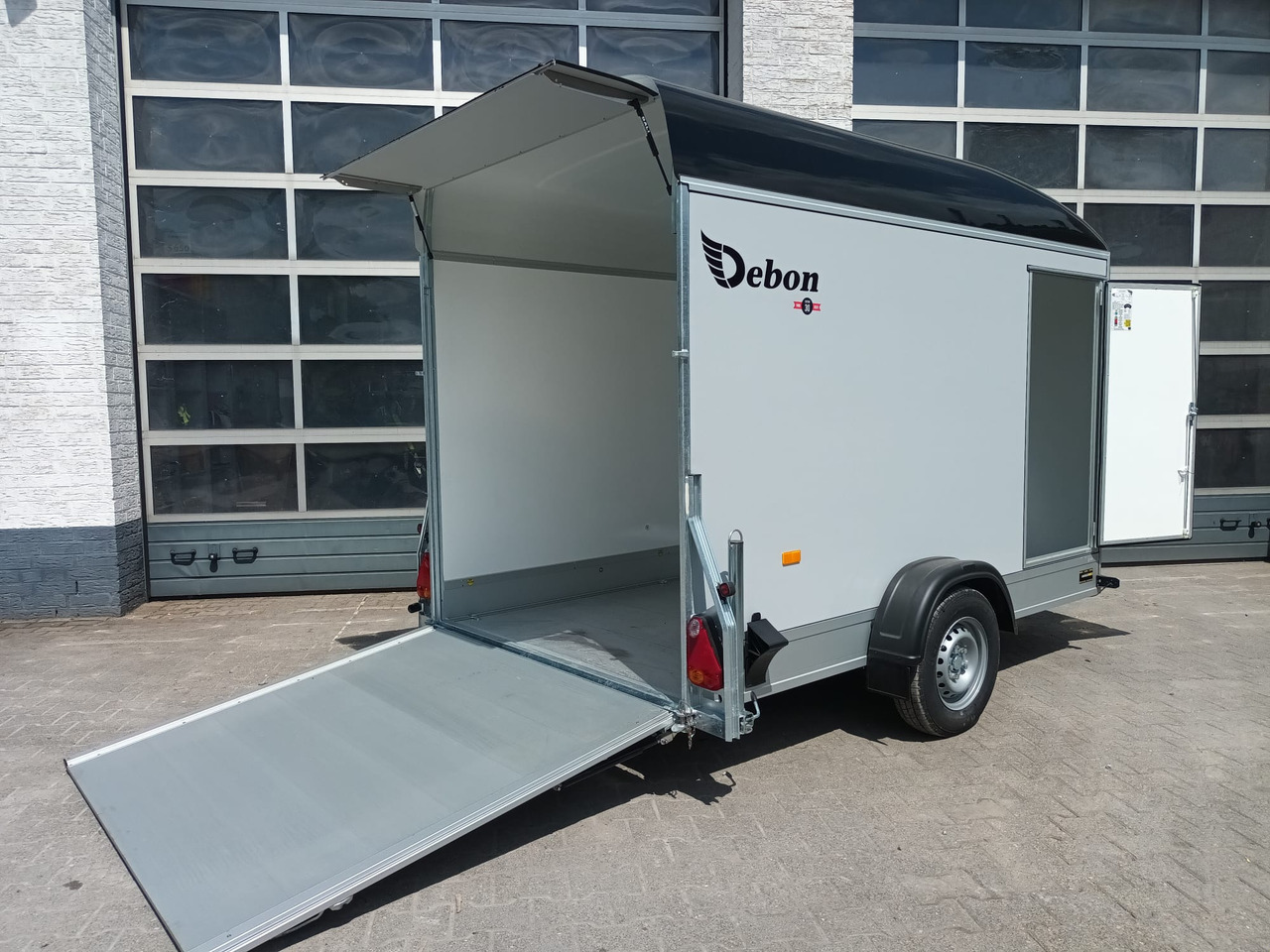 Cargo Roadster 400 312x164x184cm Sandwich Poly black Seitentür Pullman 1300kg 100km/H - Remolque caja cerrada: foto 1 Cargo Roadster 400 312x164x184cm Sandwich Poly black Seitentür Pullman 1300kg 100km/H - Remolque caja cerrada: foto 1