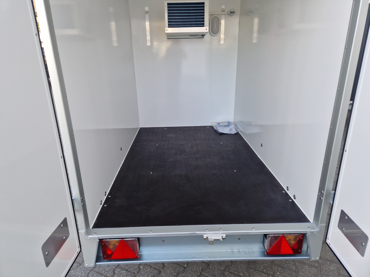 Remolque frigorífico Kühlanhänger 752 DK2 Classic 199x124x150cm XPS Govi Kühlung 750kg ungebremst: foto 6 Remolque frigorífico Kühlanhänger 752 DK2 Classic 199x124x150cm XPS Govi Kühlung 750kg ungebremst: foto 6