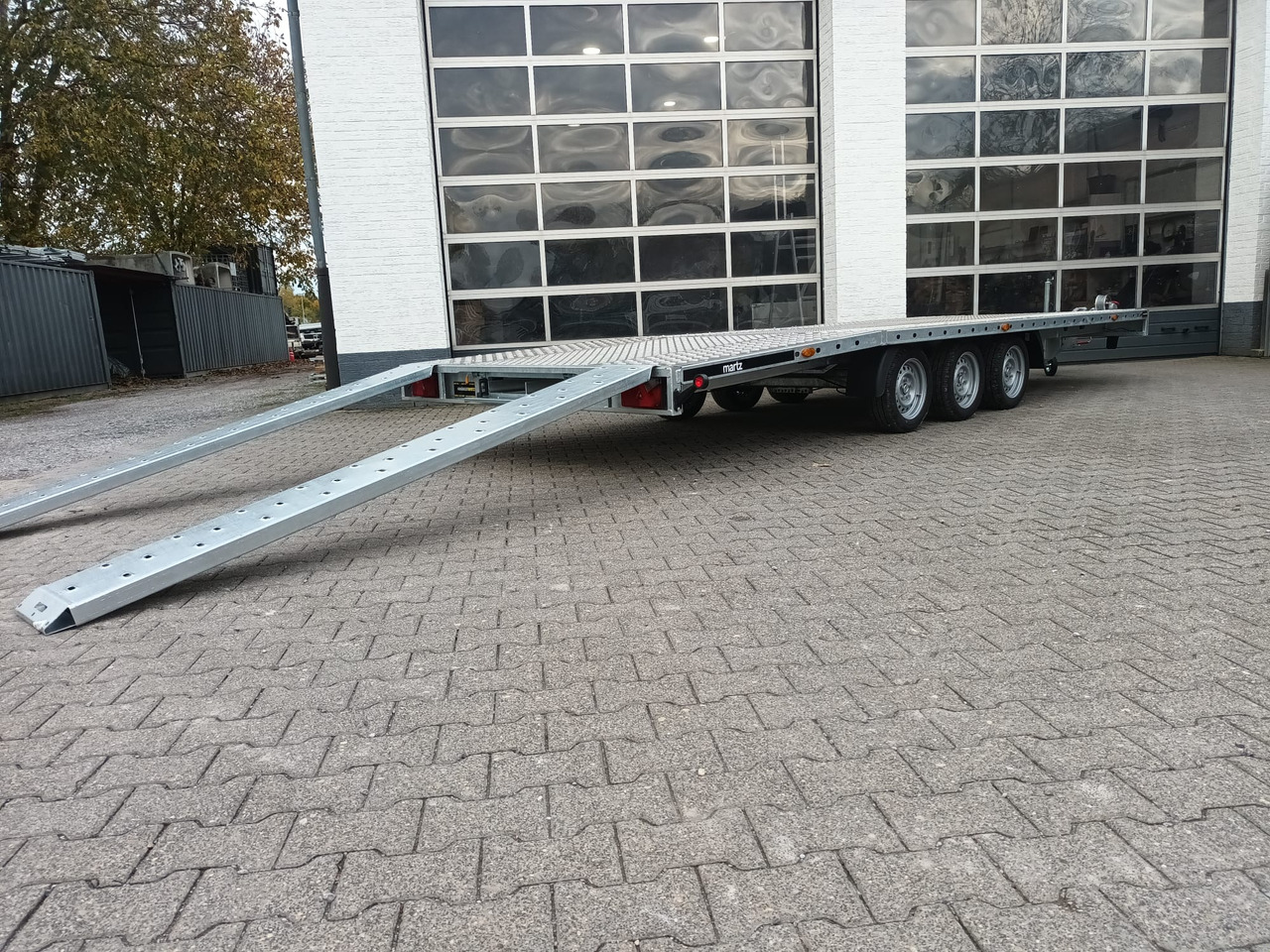 Martz GT UNIDECK PLUS 600/3 S 615x205cm Lohr Stahl & Aluboden Tridem 13" 3500kg - Remolque plataforma/ Caja abierta: foto 4 Martz GT UNIDECK PLUS 600/3 S 615x205cm Lohr Stahl & Aluboden Tridem 13" 3500kg - Remolque plataforma/ Caja abierta: foto 4