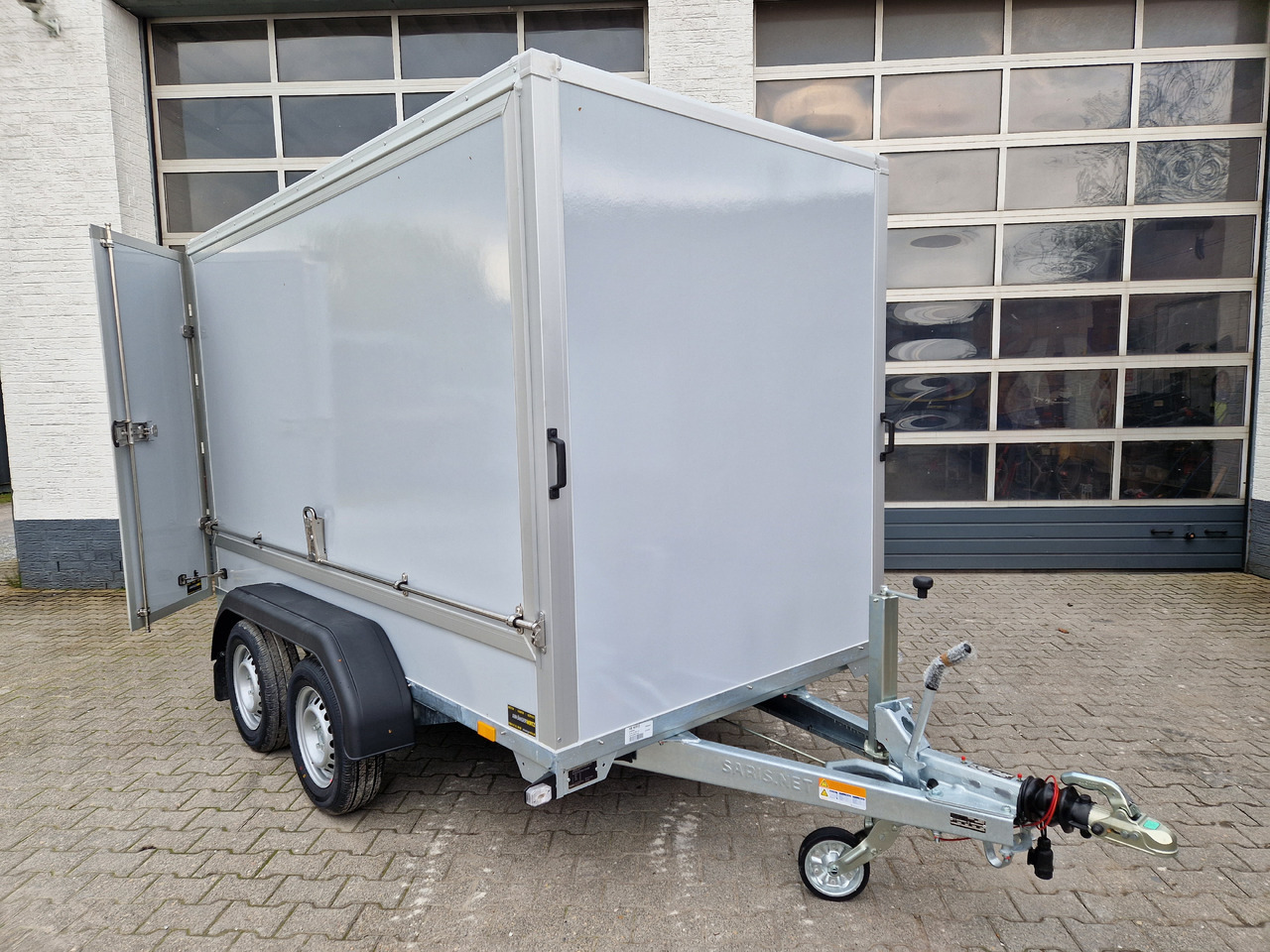 Remolque caja cerrada Saris Koffer GO 306 154 180 2000 2 306x154x180cm GFK grau Seitenklappe (M) 2000kg Modell 2024: foto 17