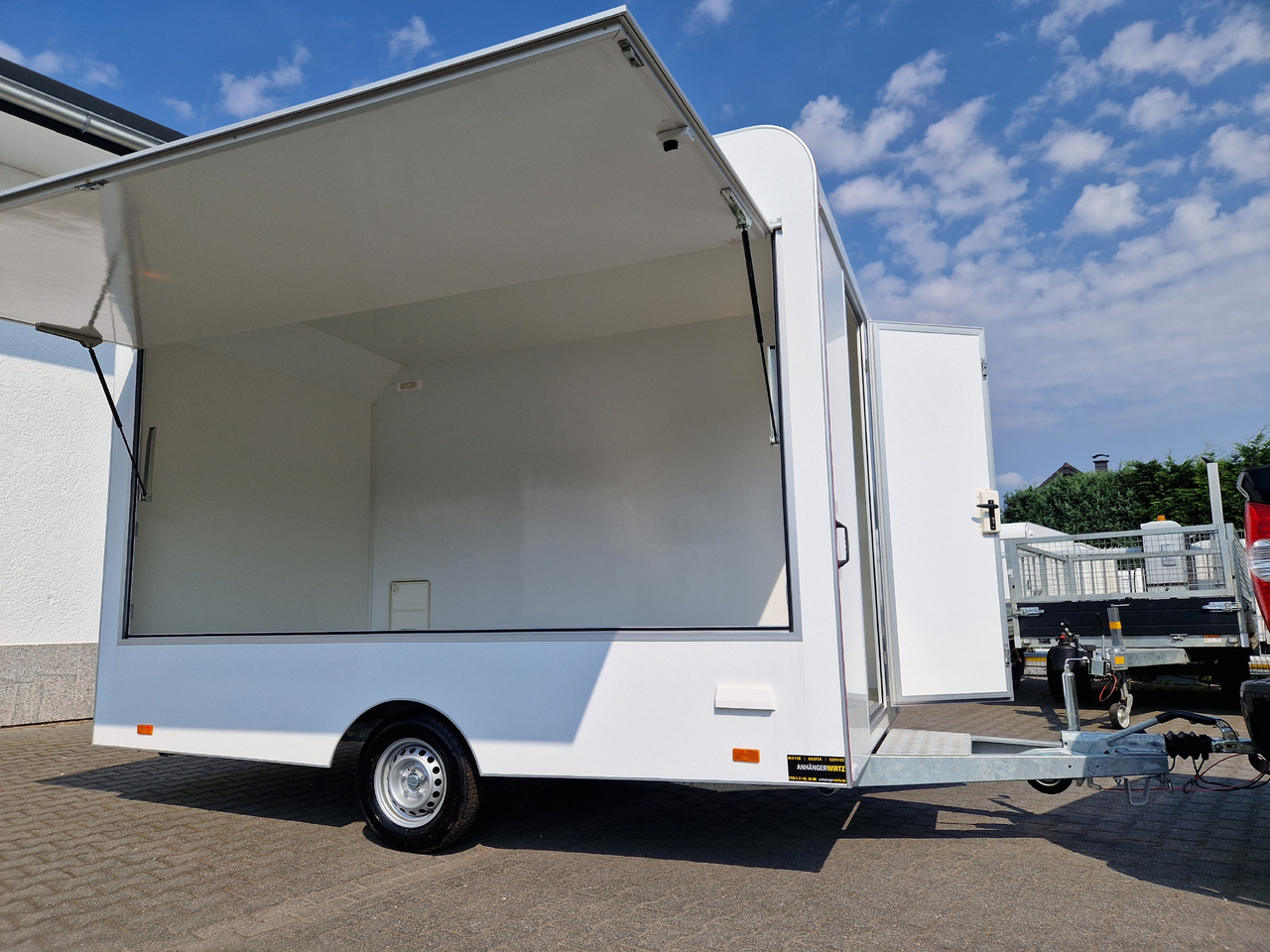 Verkaufsanhänger VK 360 200 aero retro 360cm 1 Verkaufsklappe 1300kg Winter AKTION - Remolque venta ambulante: foto 2 Verkaufsanhänger VK 360 200 aero retro 360cm 1 Verkaufsklappe 1300kg Winter AKTION - Remolque venta ambulante: foto 2