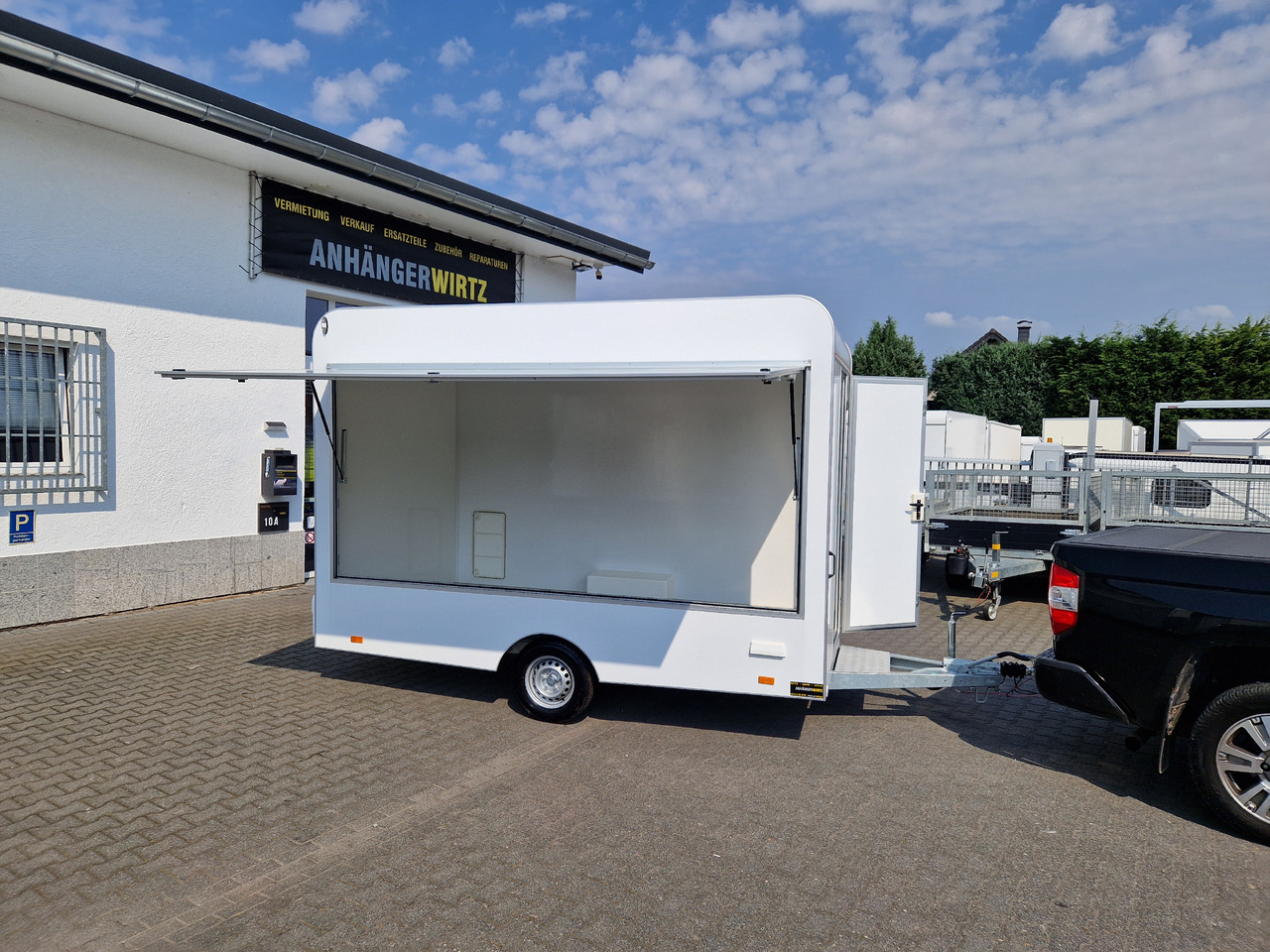 Verkaufsanhänger VK 360 200 aero retro 360cm 1 Verkaufsklappe 1300kg Winter AKTION - Remolque venta ambulante: foto 1 Verkaufsanhänger VK 360 200 aero retro 360cm 1 Verkaufsklappe 1300kg Winter AKTION - Remolque venta ambulante: foto 1