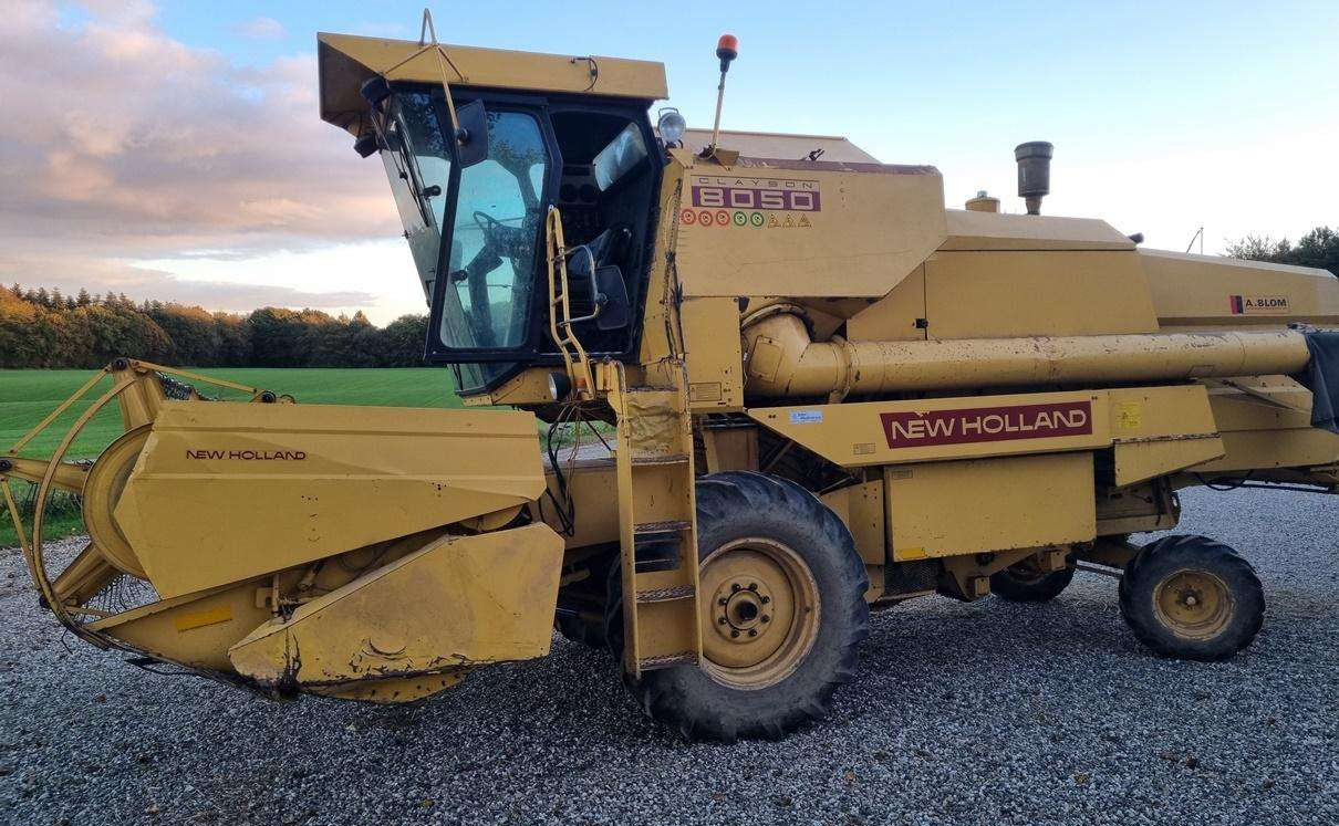New Holland 8050 - Cosechadora de granos: foto 4 New Holland 8050 - Cosechadora de granos: foto 4