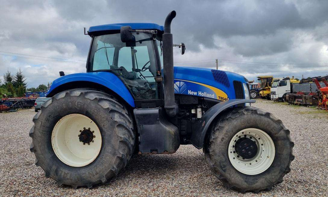 New Holland T8040 - Tractor: foto 3 New Holland T8040 - Tractor: foto 3