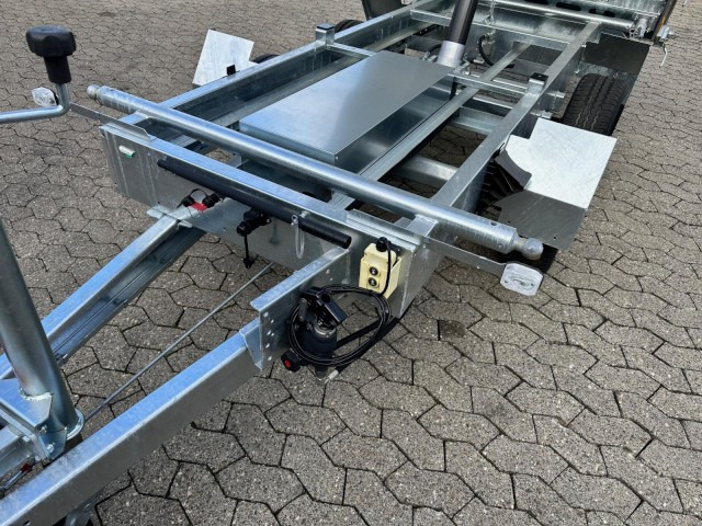 Humbaur 3-Seitenkipper HTK 2700.27 E-Pumpe Alu, 2670 x 1500 x 350 mm, 2,7 to. - Remolque volquete: foto 4 Humbaur 3-Seitenkipper HTK 2700.27 E-Pumpe Alu, 2670 x 1500 x 350 mm, 2,7 to. - Remolque volquete: foto 4