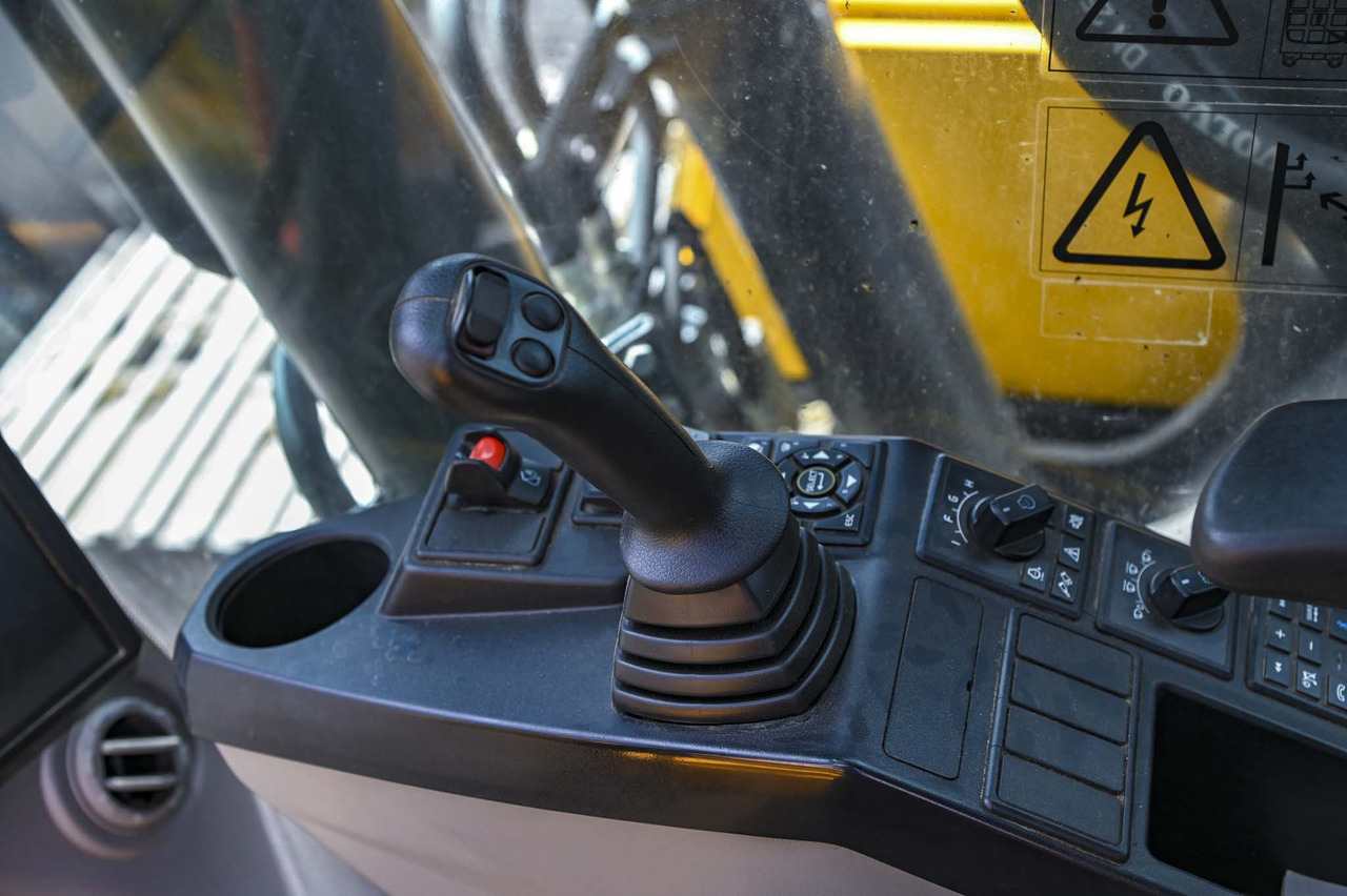 Leasing de VOLVO EC220EL VOLVO EC220EL: foto 50 Leasing de VOLVO EC220EL VOLVO EC220EL: foto 50