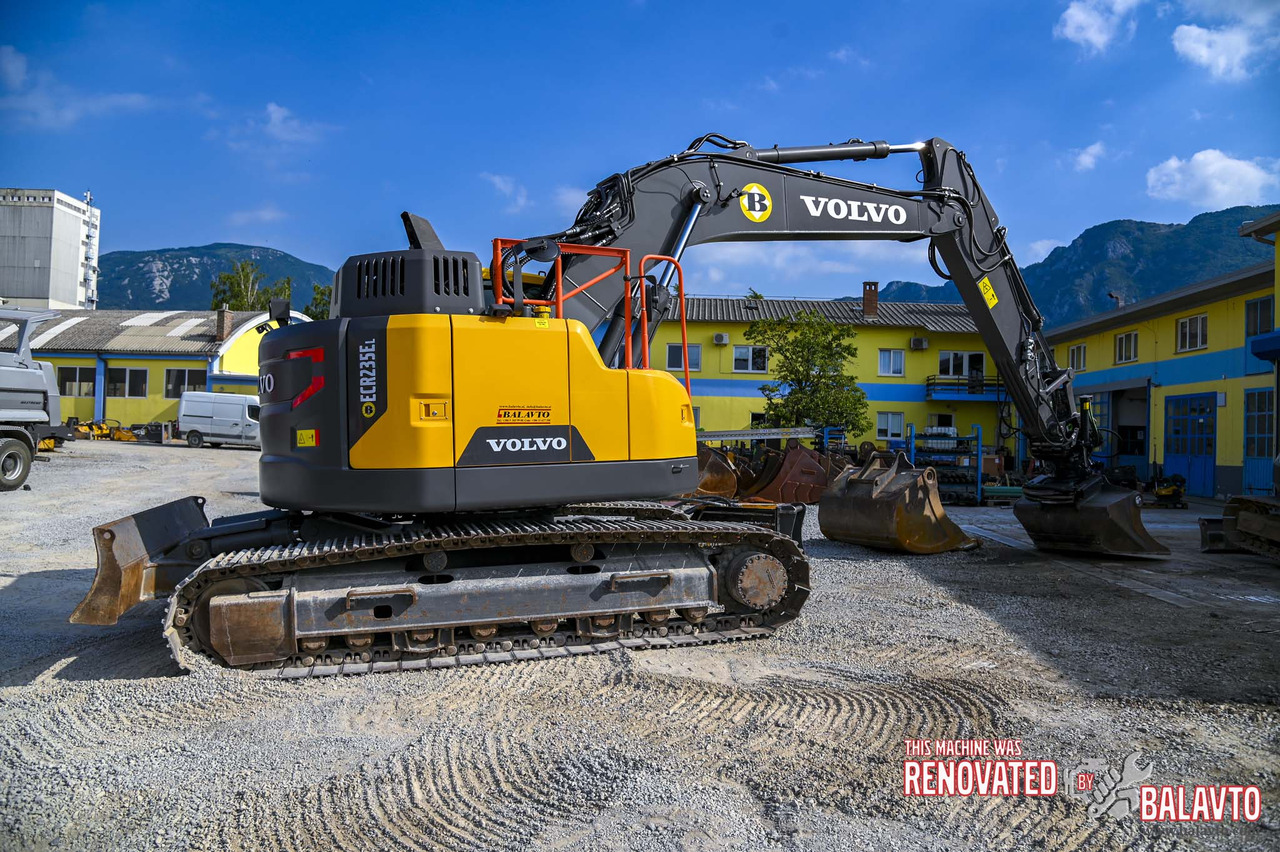 Excavadora de cadenas VOLVO ECR235EL: foto 11