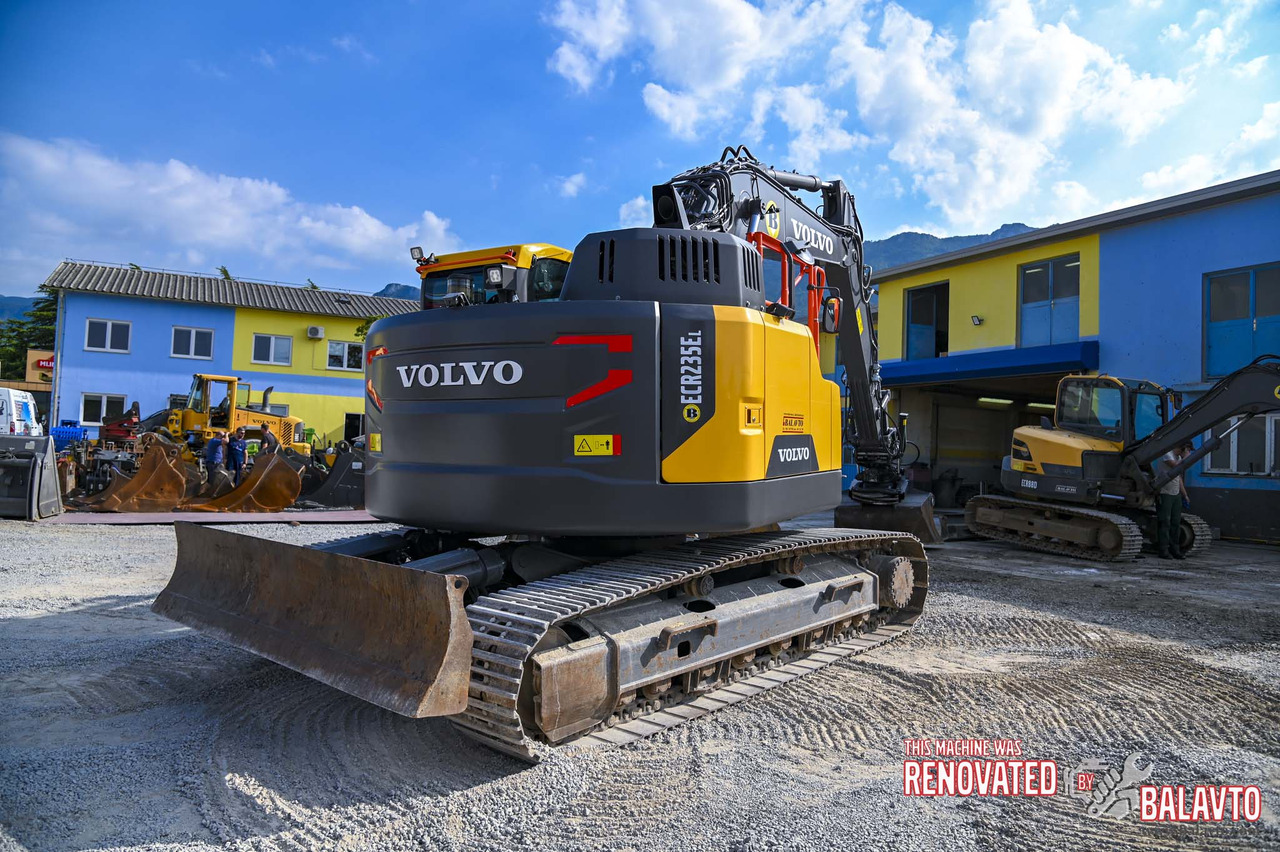 Excavadora de cadenas VOLVO ECR235EL: foto 9