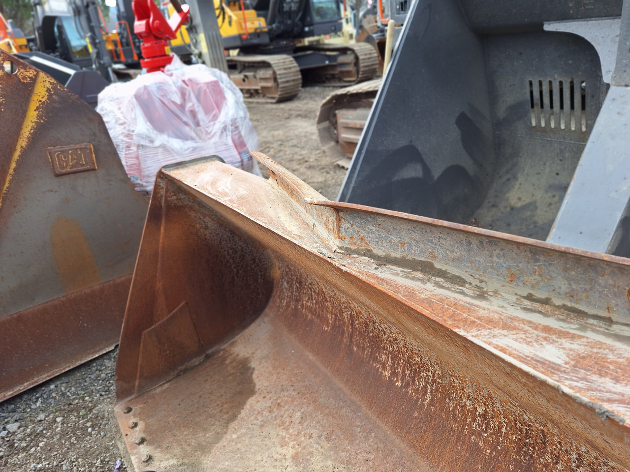 Volvo 93812 loader bucket 2300 mm BOE - Cazo cargador: foto 5 Volvo 93812 loader bucket 2300 mm BOE - Cazo cargador: foto 5