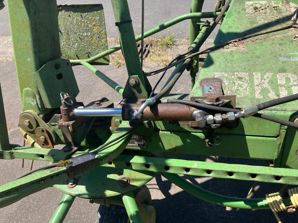 Krone KW 5.50 Wender, Heuer, Zetter hydr. Grenzstreueinrichtung - Henificadora: foto 4 Krone KW 5.50 Wender, Heuer, Zetter hydr. Grenzstreueinrichtung - Henificadora: foto 4