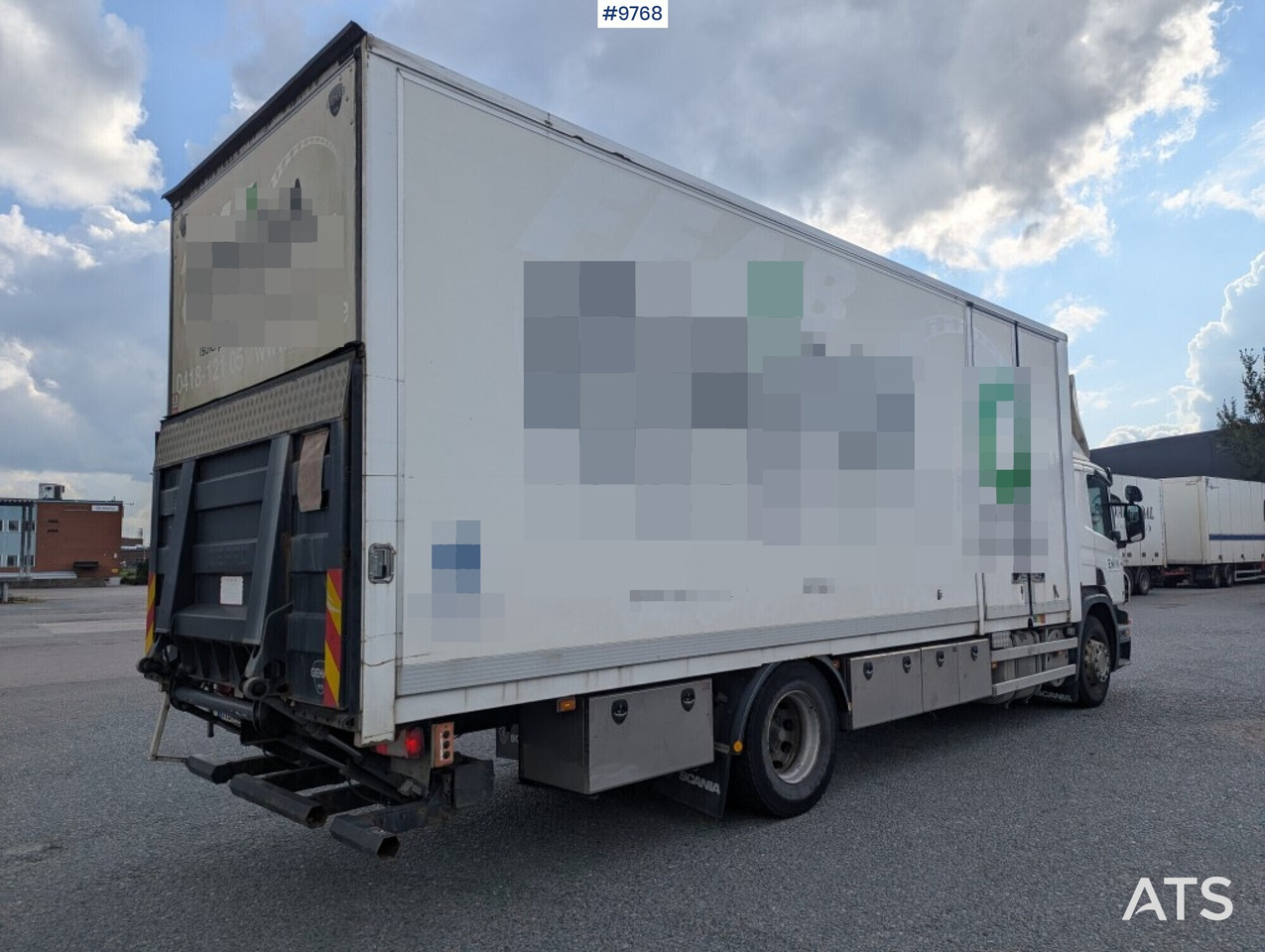 Box Truck Scania P280 4X2 with tail lift - Camión caja cerrada: foto 4 Box Truck Scania P280 4X2 with tail lift - Camión caja cerrada: foto 4