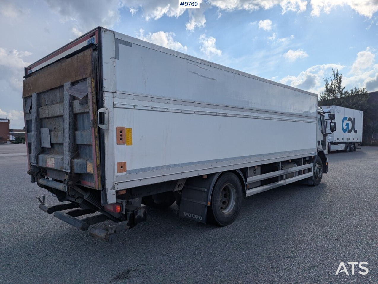 Box Truck Volvo FE 4X2 with tail lift, height adjustable box - Camión caja cerrada: foto 3 Box Truck Volvo FE 4X2 with tail lift, height adjustable box - Camión caja cerrada: foto 3