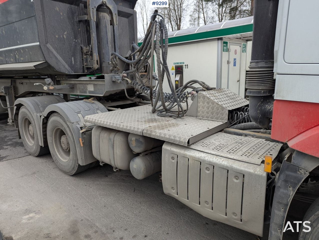 Leasing de  Tractor Unit Mercedes-Benz Arocs 3351 6x4 with tipper trailer Tractor Unit Mercedes-Benz Arocs 3351 6x4 with tipper trailer: foto 19