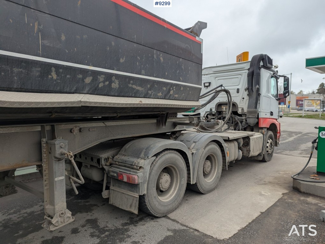 Leasing de  Tractor Unit Mercedes-Benz Arocs 3351 6x4 with tipper trailer Tractor Unit Mercedes-Benz Arocs 3351 6x4 with tipper trailer: foto 11