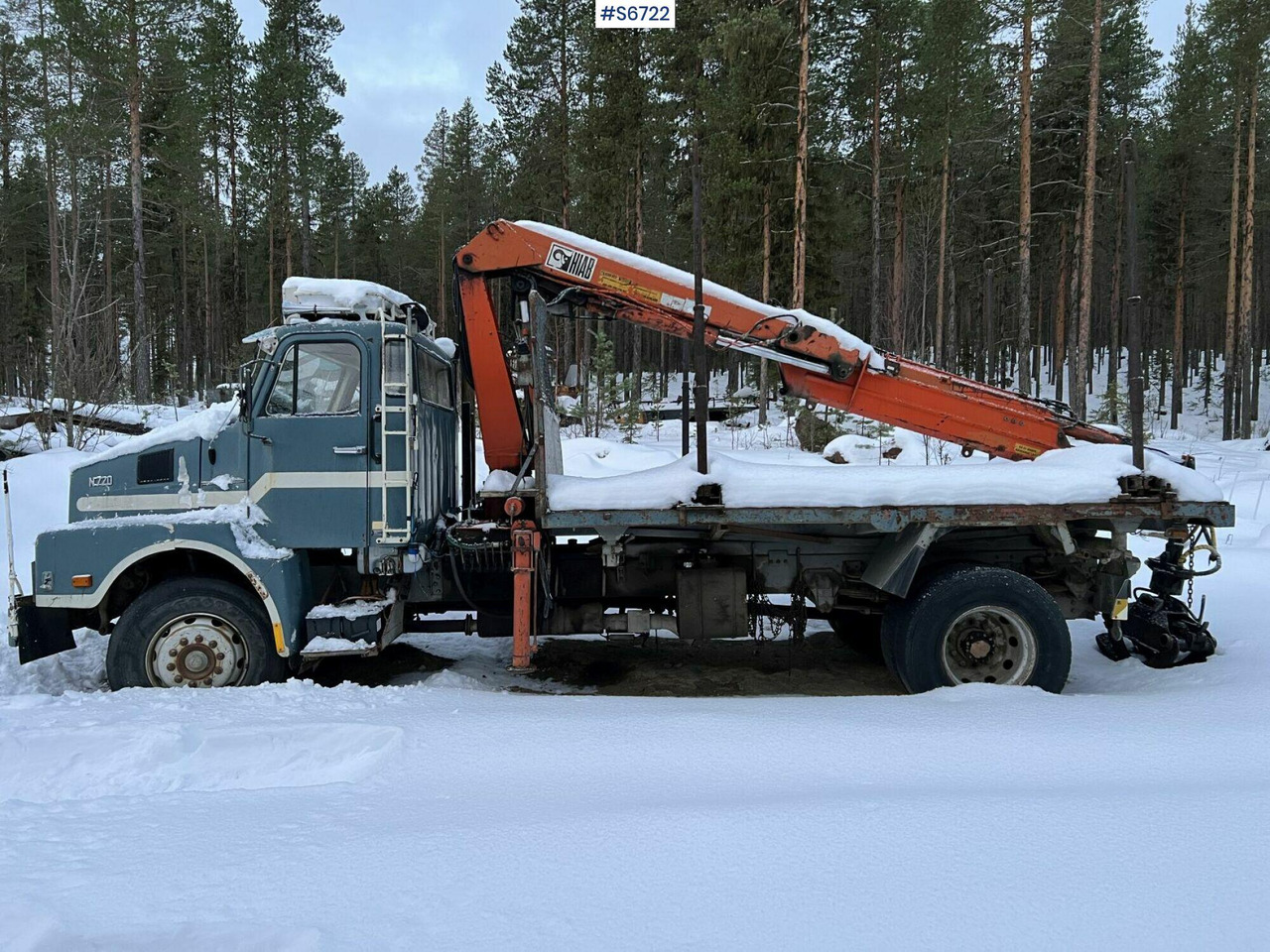 Crane Truck Volvo NO7-4X2-50-1-V with F7 Crane - Camión grúa: foto 1 Crane Truck Volvo NO7-4X2-50-1-V with F7 Crane - Camión grúa: foto 1