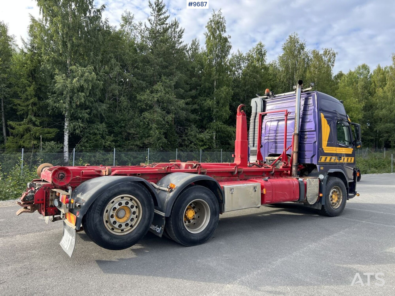 VOLVO FM-380 6*2 Truck with swap body (VIDEO) - Camión multibasculante: foto 3 VOLVO FM-380 6*2 Truck with swap body (VIDEO) - Camión multibasculante: foto 3