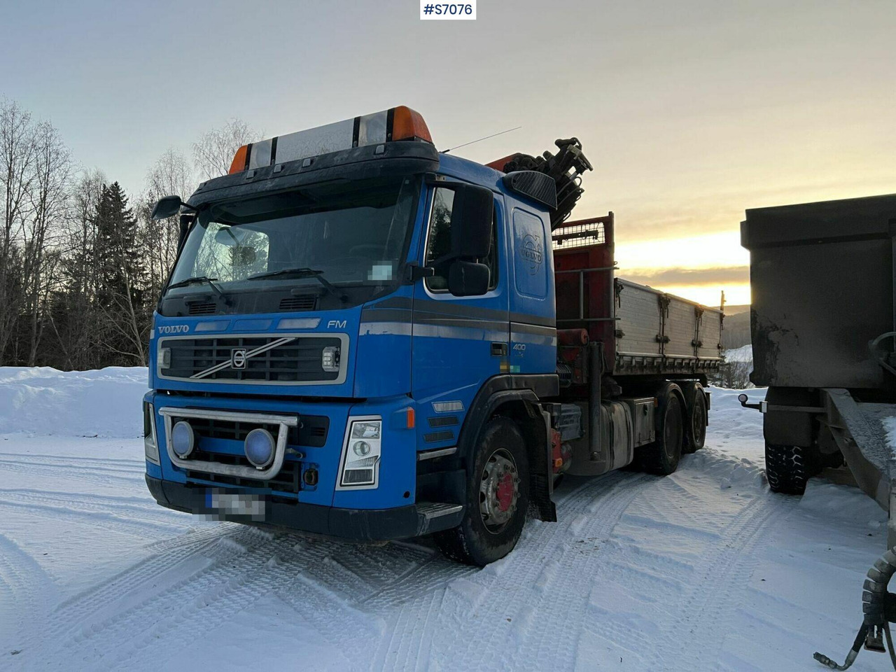 Volvo FM 400 6*2 Crane Truck with tiltable flatbed Palfinger PK16502 - Camión grúa: foto 2 Volvo FM 400 6*2 Crane Truck with tiltable flatbed Palfinger PK16502 - Camión grúa: foto 2
