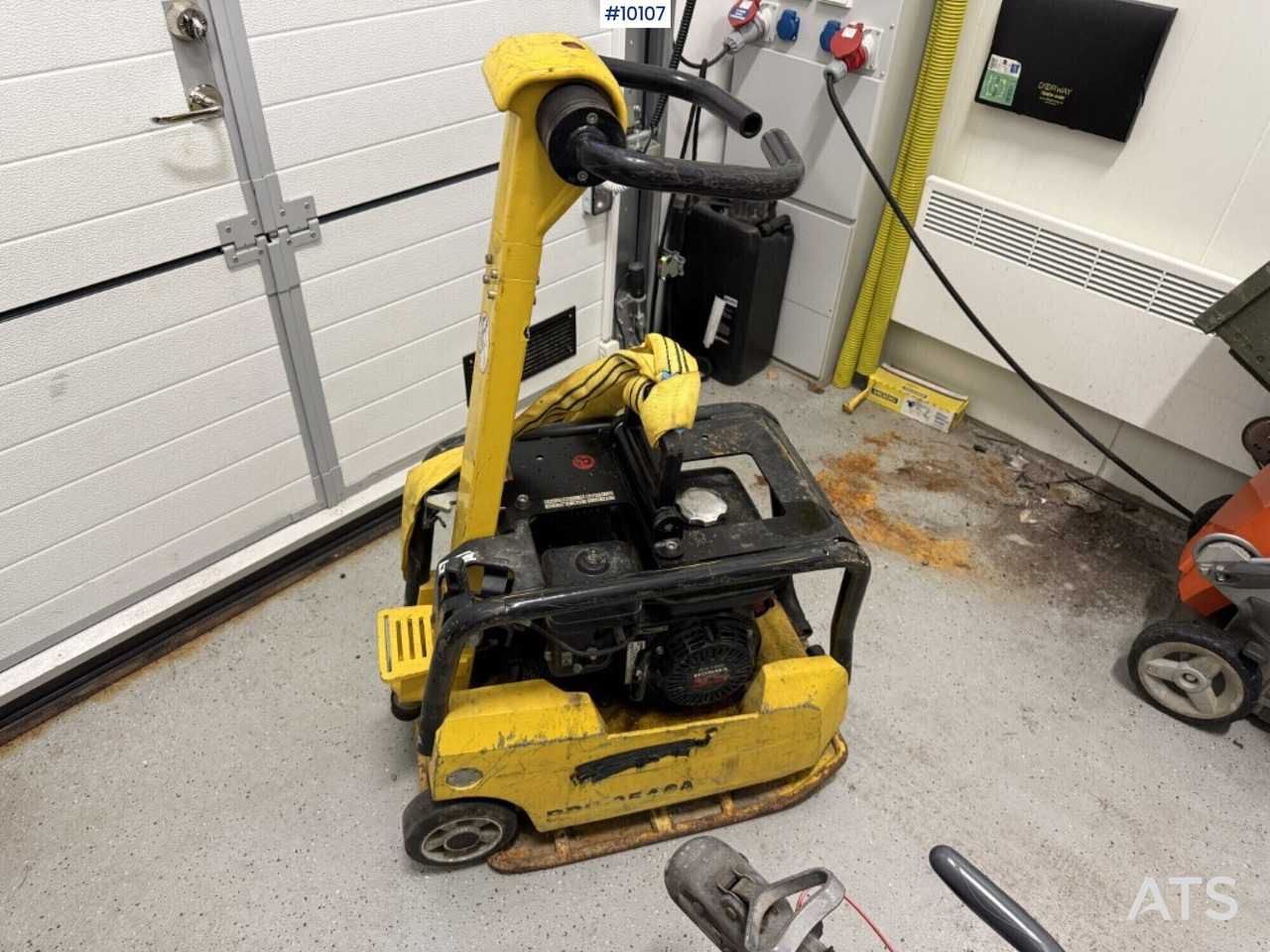 Wacker Neuson BPU 2040A plate compactor - Plancha reversible: foto 1 Wacker Neuson BPU 2040A plate compactor - Plancha reversible: foto 1