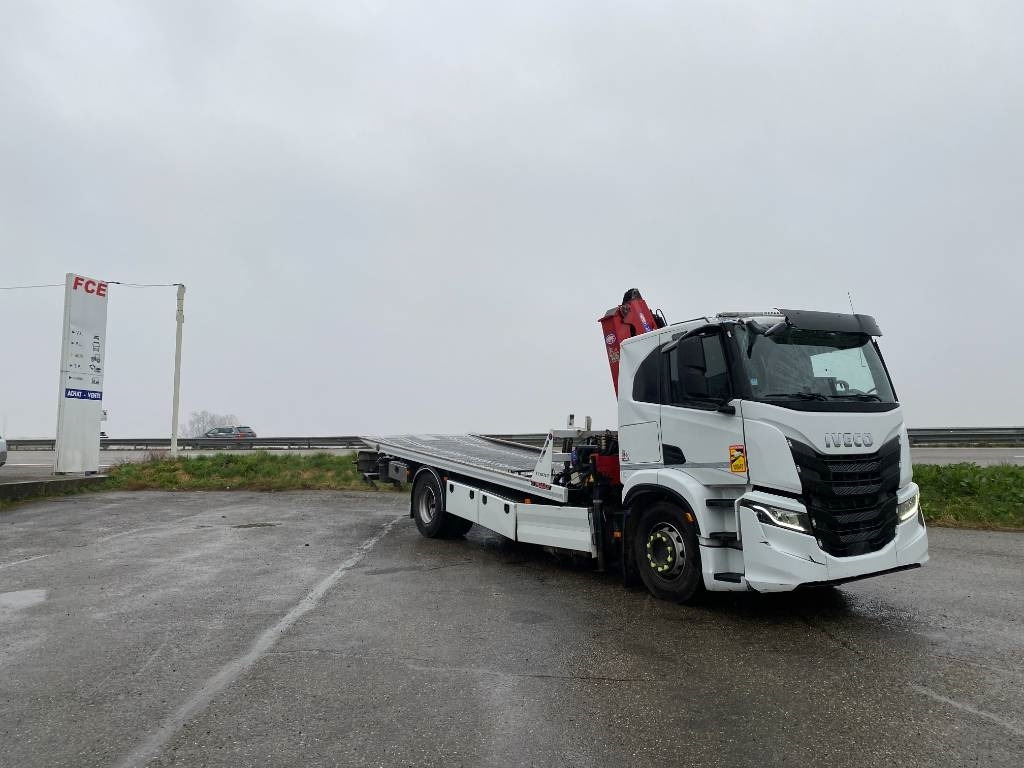 Iveco S WAY480 /FIAULT PF60 +GRUE HMF endommagée - Grua de remolque autos: foto 4 Iveco S WAY480 /FIAULT PF60 +GRUE HMF endommagée - Grua de remolque autos: foto 4