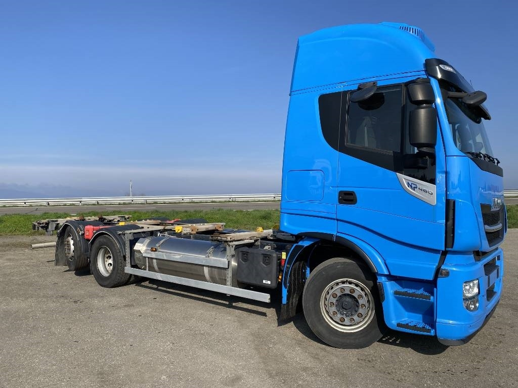 Iveco STRALIS 460NP LNG RETARDER - Camión chasis: foto 3 Iveco STRALIS 460NP LNG RETARDER - Camión chasis: foto 3
