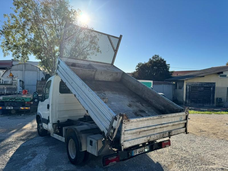 Iveco Daily 35C15 - Furgoneta basculante: foto 2 Iveco Daily 35C15 - Furgoneta basculante: foto 2