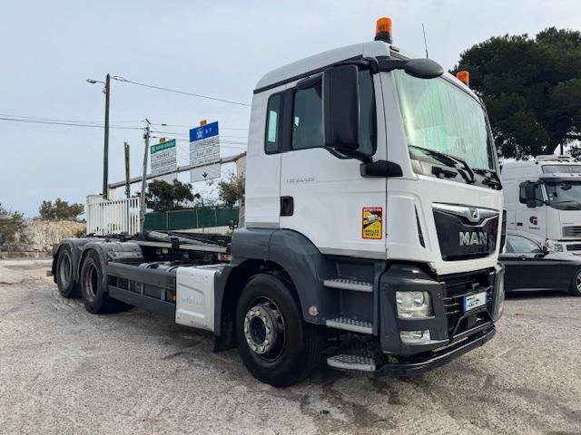MAN TGS 28.460 AMPIROLL - Camión multibasculante: foto 1 MAN TGS 28.460 AMPIROLL - Camión multibasculante: foto 1