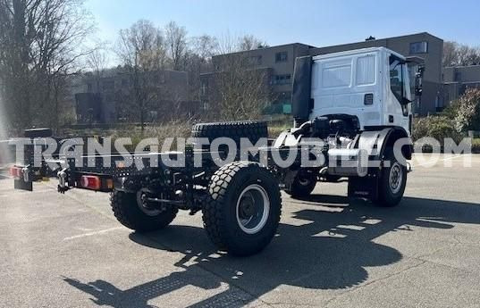 Iveco Eurocargo ML150E24WS 5.9L TURBO DIESEL 4x4 EURO3 CHASSIS CAB - EXPORT OUT EU - Camión chasis: foto 2 Iveco Eurocargo ML150E24WS 5.9L TURBO DIESEL 4x4 EURO3 CHASSIS CAB - EXPORT OUT EU - Camión chasis: foto 2