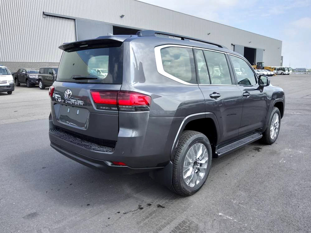 Toyota Land Cruiser 300 V6 VXR ZX 7 SEATERS / PLACES 3.5L Petrol Automatic AEOB - Coche: foto 5 Toyota Land Cruiser 300 V6 VXR ZX 7 SEATERS / PLACES 3.5L Petrol Automatic AEOB - Coche: foto 5