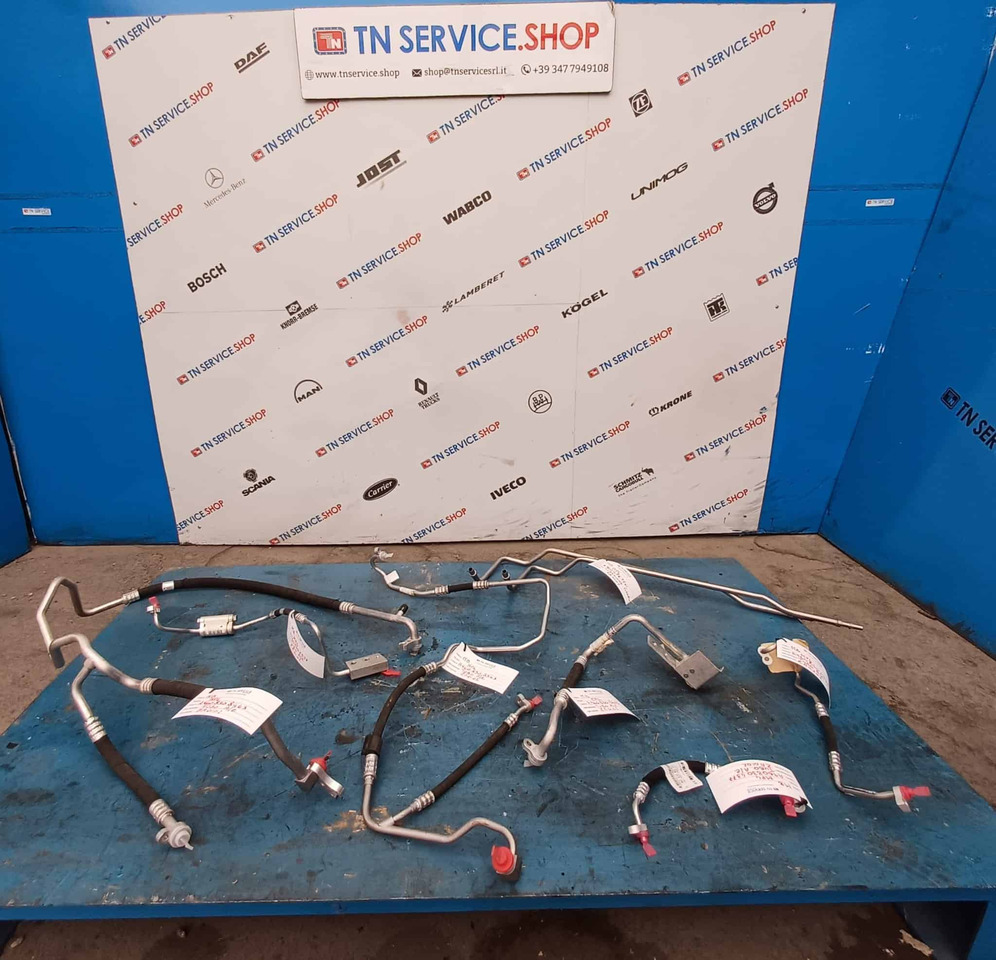 Tubazione A/C Mercedes-Benz - Pieza de aire acondicionado para Camión: foto 2 Tubazione A/C Mercedes-Benz - Pieza de aire acondicionado para Camión: foto 2