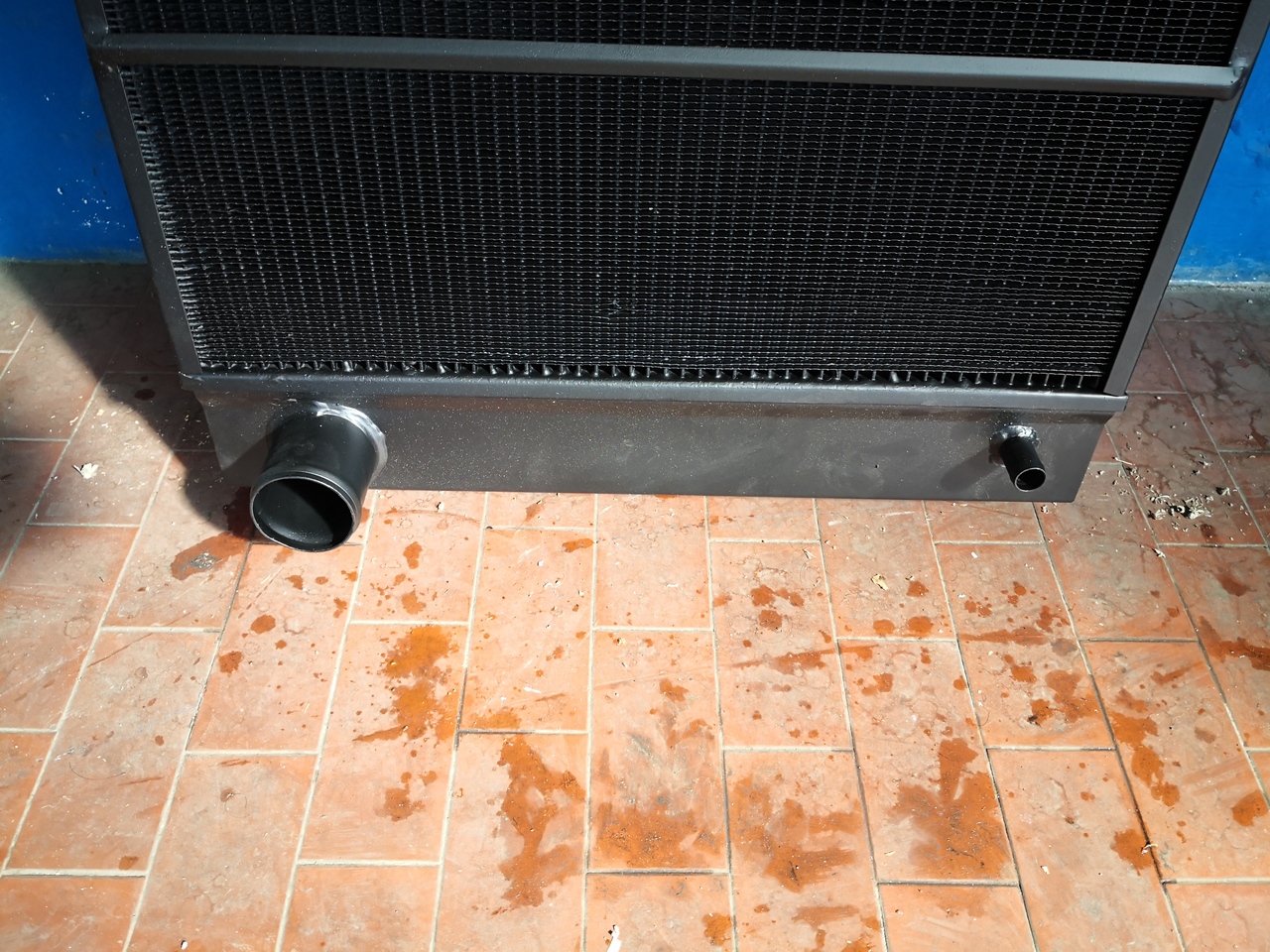 KOMATSU D65EX-15EO D65EX-15E0 D65PX-15E0 D65WX-15E0 - Radiador para Excavadora: foto 5 KOMATSU D65EX-15EO D65EX-15E0 D65PX-15E0 D65WX-15E0 - Radiador para Excavadora: foto 5