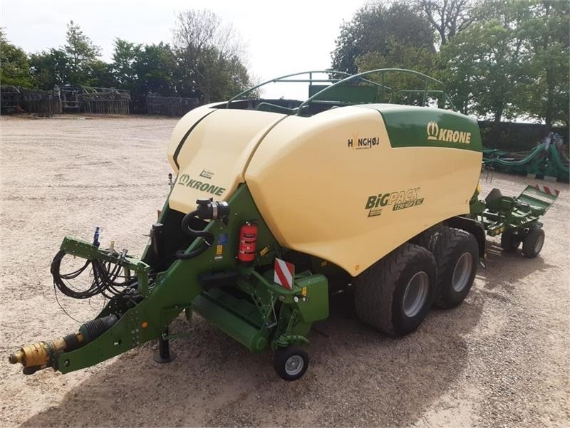 Krone Big Pack 1290 HDP II XC m. Balecollect 1230 - Empacadora de pacas cuadradas: foto 1 Krone Big Pack 1290 HDP II XC m. Balecollect 1230 - Empacadora de pacas cuadradas: foto 1