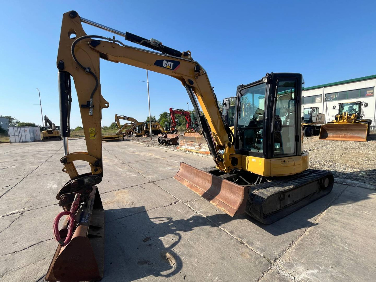 CAT 305.5E2CR - Excavadora de cadenas: foto 1 CAT 305.5E2CR - Excavadora de cadenas: foto 1