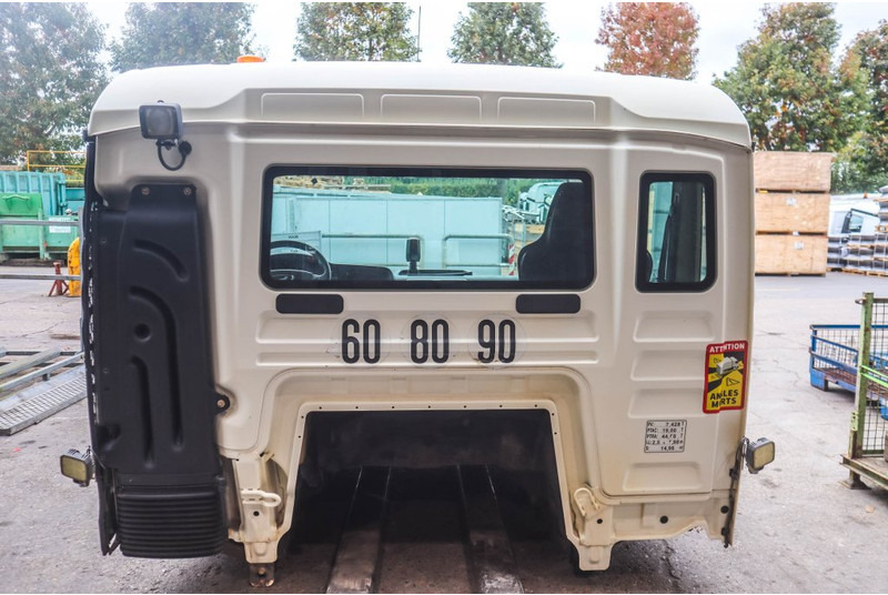 MAN F99L17 TGS EURO6 81.60000-7909 - Cabina e interior para Camión: foto 4 MAN F99L17 TGS EURO6 81.60000-7909 - Cabina e interior para Camión: foto 4