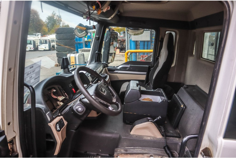 MAN F99L17 TGS EURO6 81.60000-7909 - Cabina e interior para Camión: foto 5 MAN F99L17 TGS EURO6 81.60000-7909 - Cabina e interior para Camión: foto 5