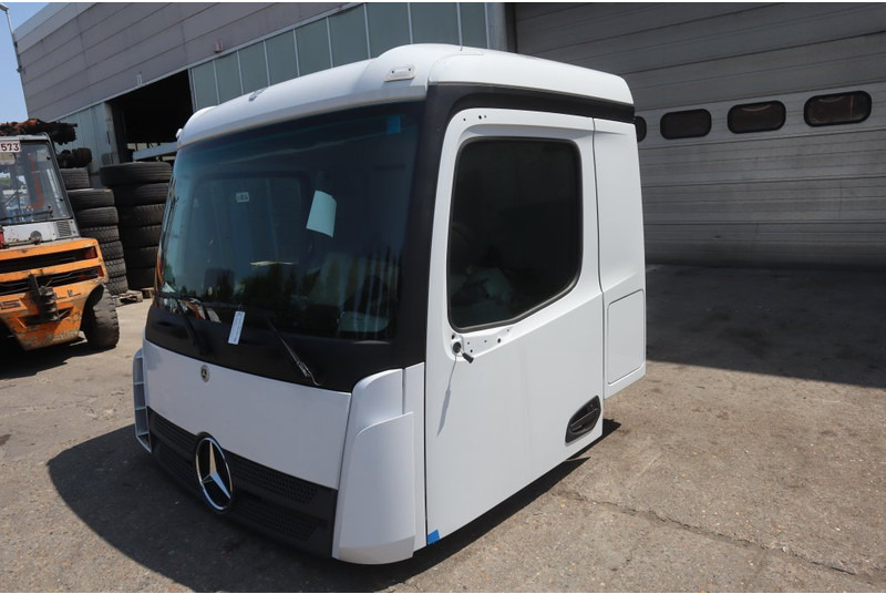 Mercedes-Benz AROCS M-CAB CLASSICSPACE 2.3 M - Cabina e interior para Camión: foto 2 Mercedes-Benz AROCS M-CAB CLASSICSPACE 2.3 M - Cabina e interior para Camión: foto 2