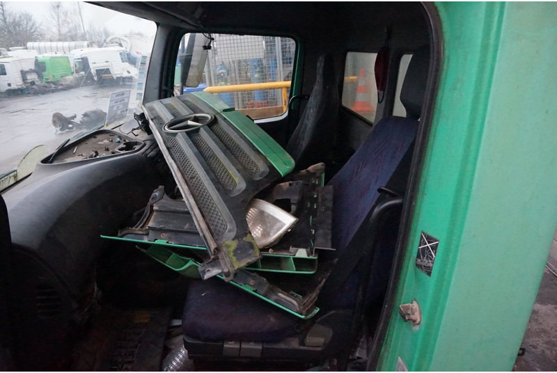 Mercedes-Benz ATEGO F07 KORT RECHTS STUUR 972 890 25 200671 - Cabina e interior para Camión: foto 5 Mercedes-Benz ATEGO F07 KORT RECHTS STUUR 972 890 25 200671 - Cabina e interior para Camión: foto 5