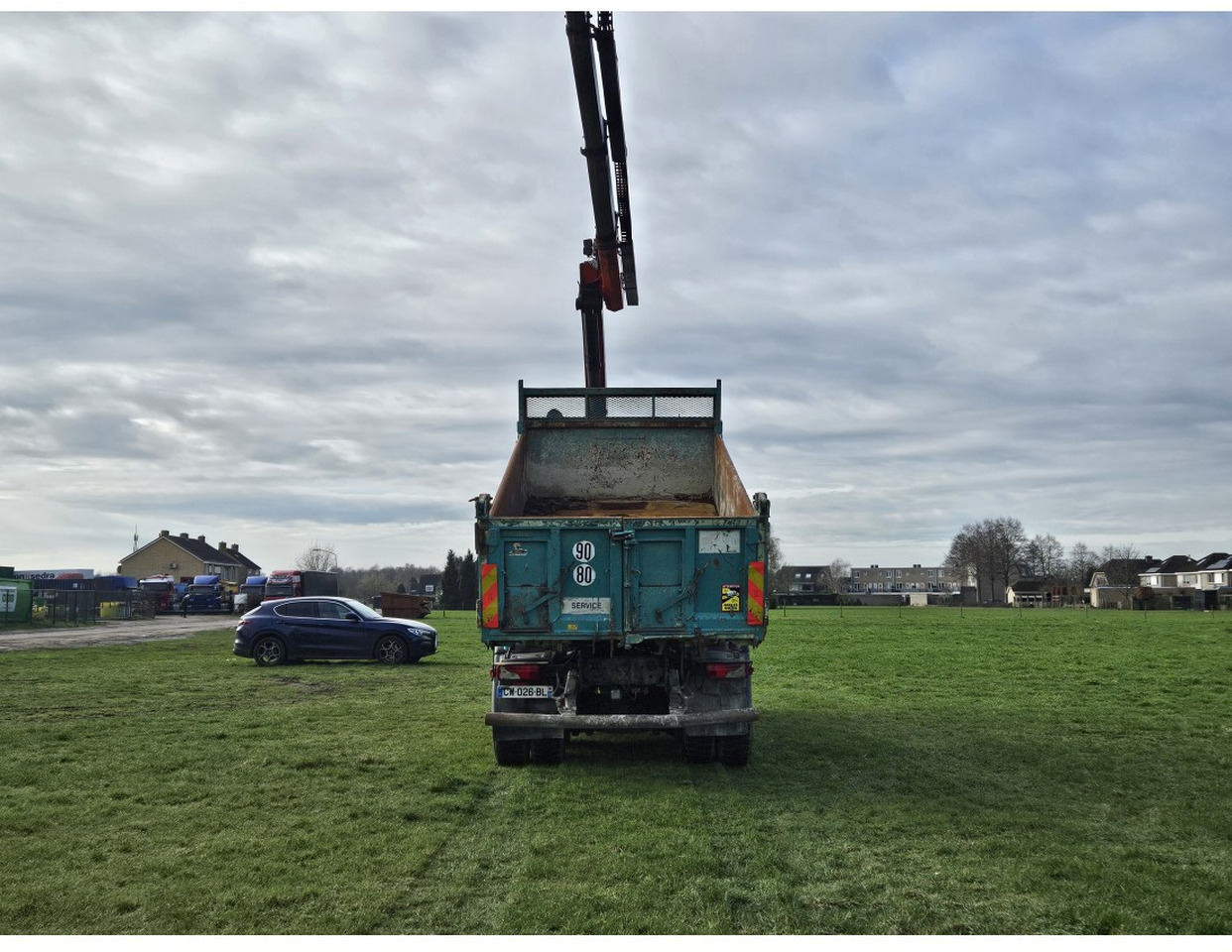 MAN TGA 33.360 TIPPER 3 SIDE CRANE PALFINGER 16502 *REMOTE CONTROL - Camión volquete: foto 5 MAN TGA 33.360 TIPPER 3 SIDE CRANE PALFINGER 16502 *REMOTE CONTROL - Camión volquete: foto 5