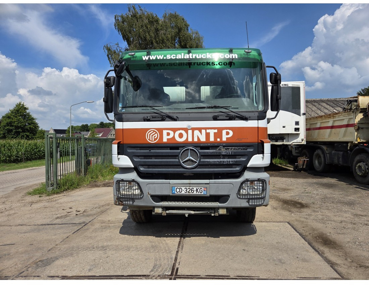 Mercedes 3241 concrete mixer truck 8x4 9m3 - Camión hormigonera: foto 5 Mercedes 3241 concrete mixer truck 8x4 9m3 - Camión hormigonera: foto 5