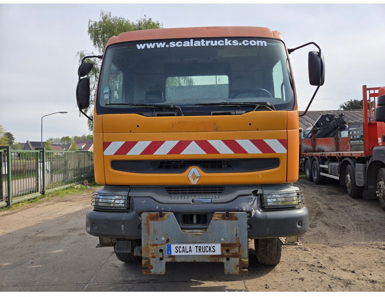 Renault Kerax 340 4x4 Tipper Manual Gearbox Mechanical pump Pompe Mecanique - Camión volquete: foto 3 Renault Kerax 340 4x4 Tipper Manual Gearbox Mechanical pump Pompe Mecanique - Camión volquete: foto 3