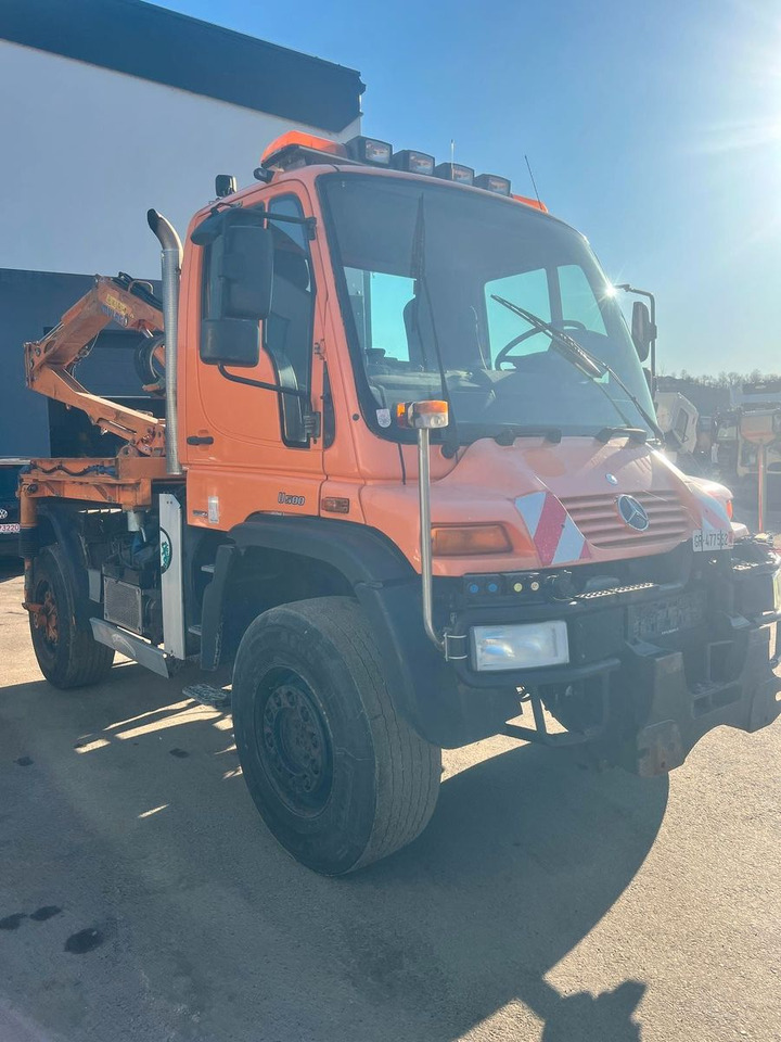 Unimog U500 4x4, Boeschungsmaehwerk Mulag - Camión: foto 3 Unimog U500 4x4, Boeschungsmaehwerk Mulag - Camión: foto 3