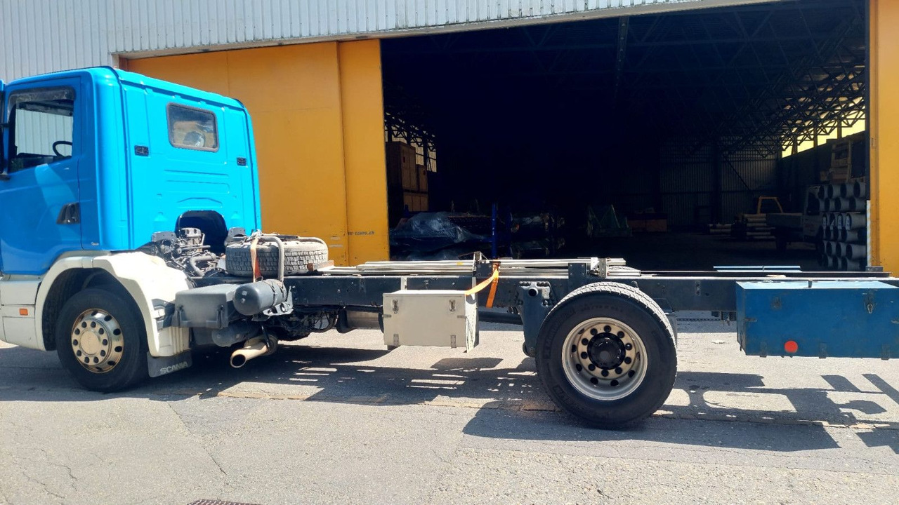 Camión chasis Scania R124LB 420 4x2, Euro 3: foto 6