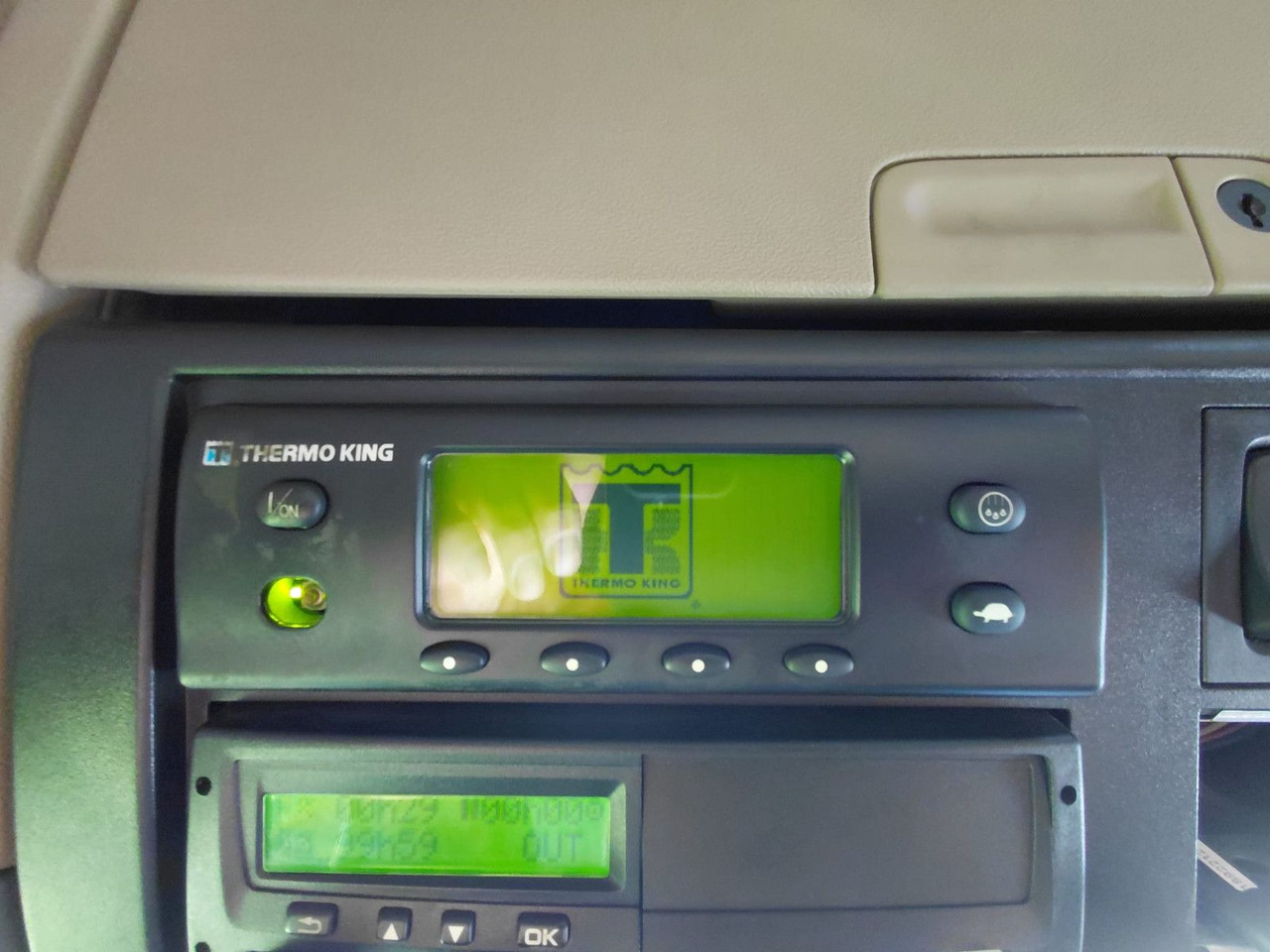 Leasing de Scania R450 6x2, E6, Thermo King UT 1200, Ladebordwand Scania R450 6x2, E6, Thermo King UT 1200, Ladebordwand: foto 10 Leasing de Scania R450 6x2, E6, Thermo King UT 1200, Ladebordwand Scania R450 6x2, E6, Thermo King UT 1200, Ladebordwand: foto 10