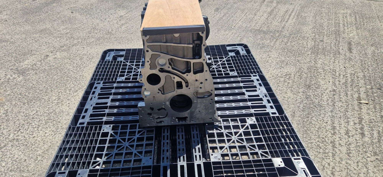 JCB 320/01606 Genuine block bedplate assembly T2 - Motor para Maquinaria de construcción: foto 4 JCB 320/01606 Genuine block bedplate assembly T2 - Motor para Maquinaria de construcción: foto 4