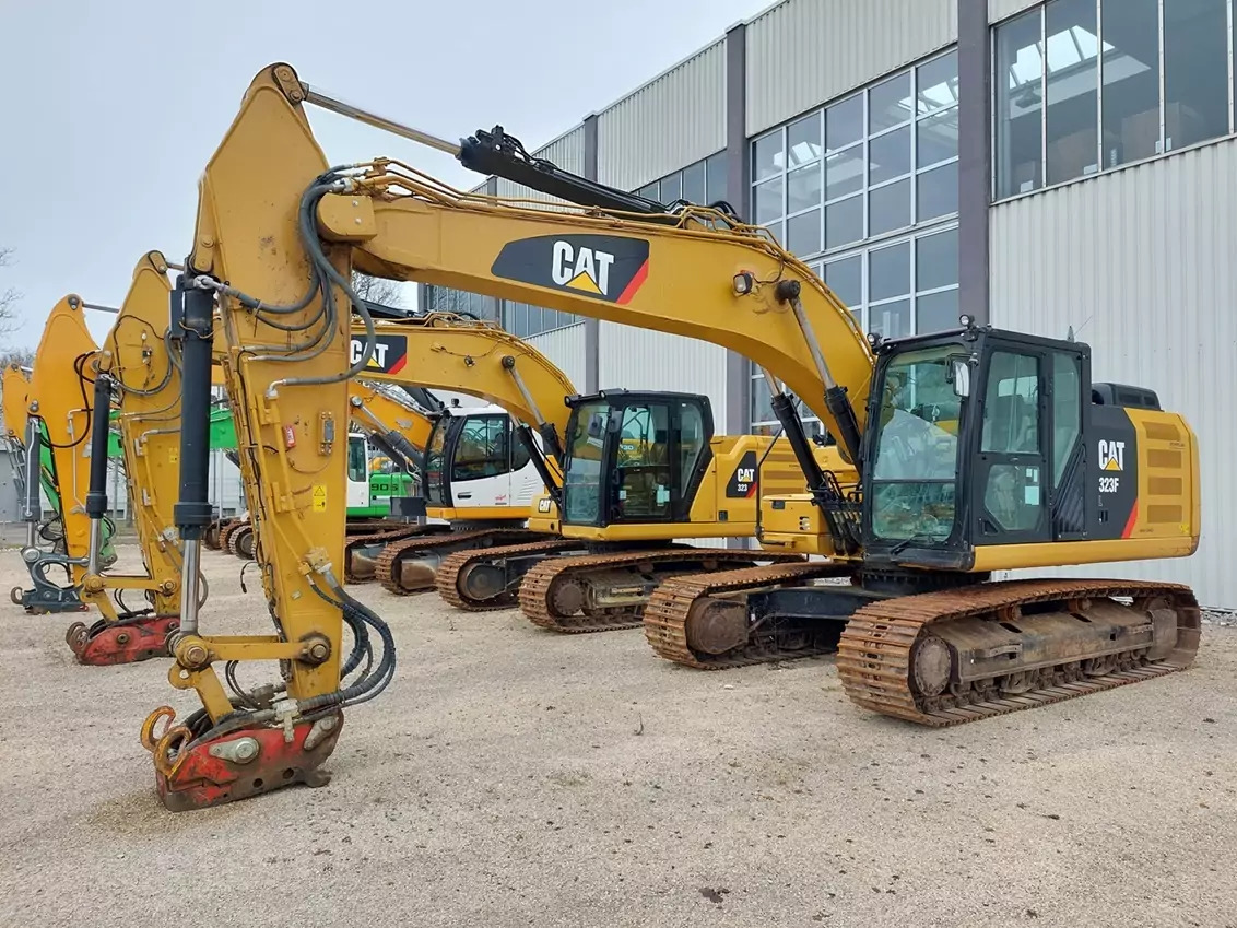 2017 Caterpillar 323F - Excavadora de cadenas: foto 1 2017 Caterpillar 323F - Excavadora de cadenas: foto 1