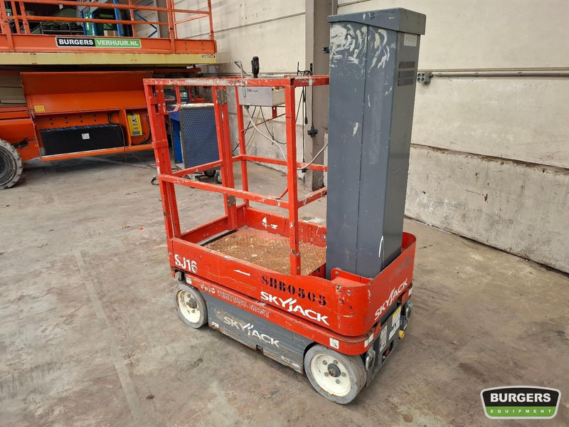 Skyjack SJ16 - Plataforma de mástil vertical: foto 5 Skyjack SJ16 - Plataforma de mástil vertical: foto 5