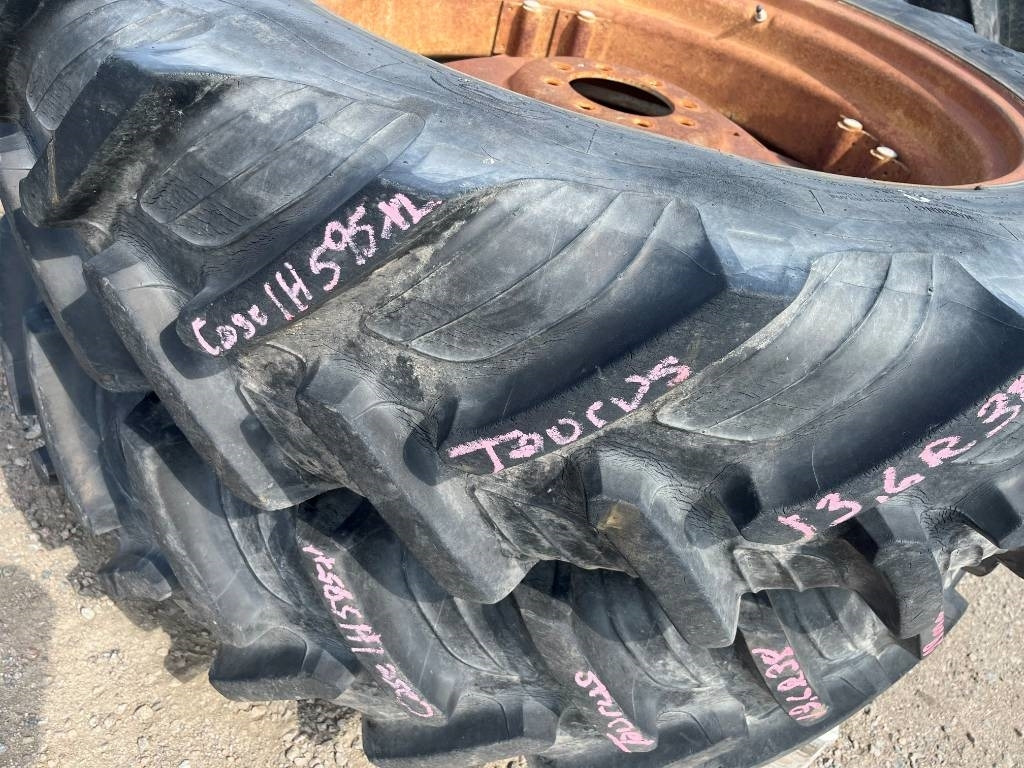 Taurus 13,6-R38 på fälg Case , MF , BM , IH - Neumático para Maquinaria agrícola: foto 3 Taurus 13,6-R38 på fälg Case , MF , BM , IH - Neumático para Maquinaria agrícola: foto 3