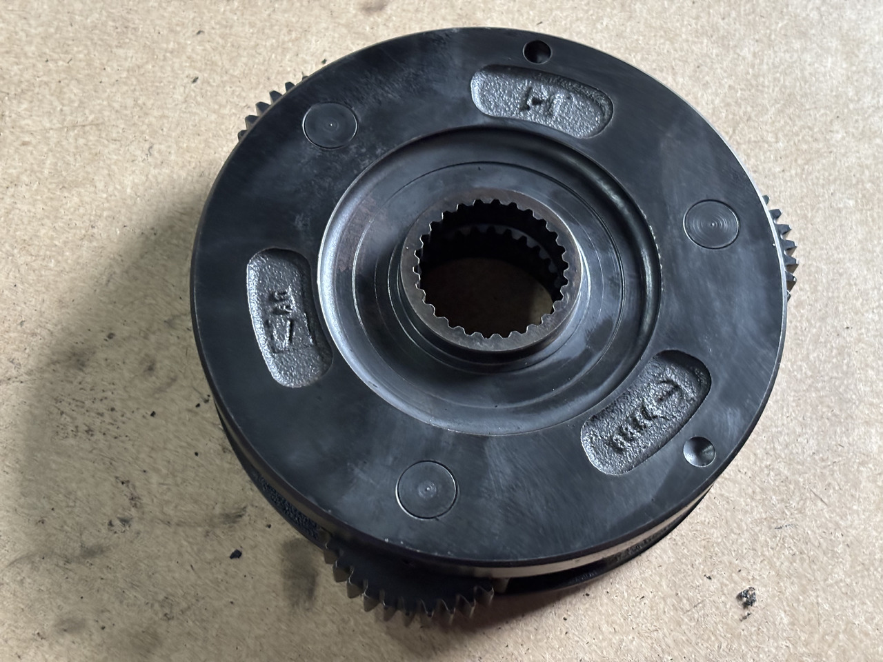 Claas AXION 830 Reduktor przekładni 60 0502 600 8 6005026008 - Diferencial para Tractor: foto 1 Claas AXION 830 Reduktor przekładni 60 0502 600 8 6005026008 - Diferencial para Tractor: foto 1