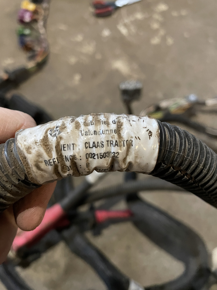 Claas Arion 550-520 650-620 - kabel wiązka elektryczna 0021503032 - Cables/ Alambres para Tractor: foto 1 Claas Arion 550-520 650-620 - kabel wiązka elektryczna 0021503032 - Cables/ Alambres para Tractor: foto 1