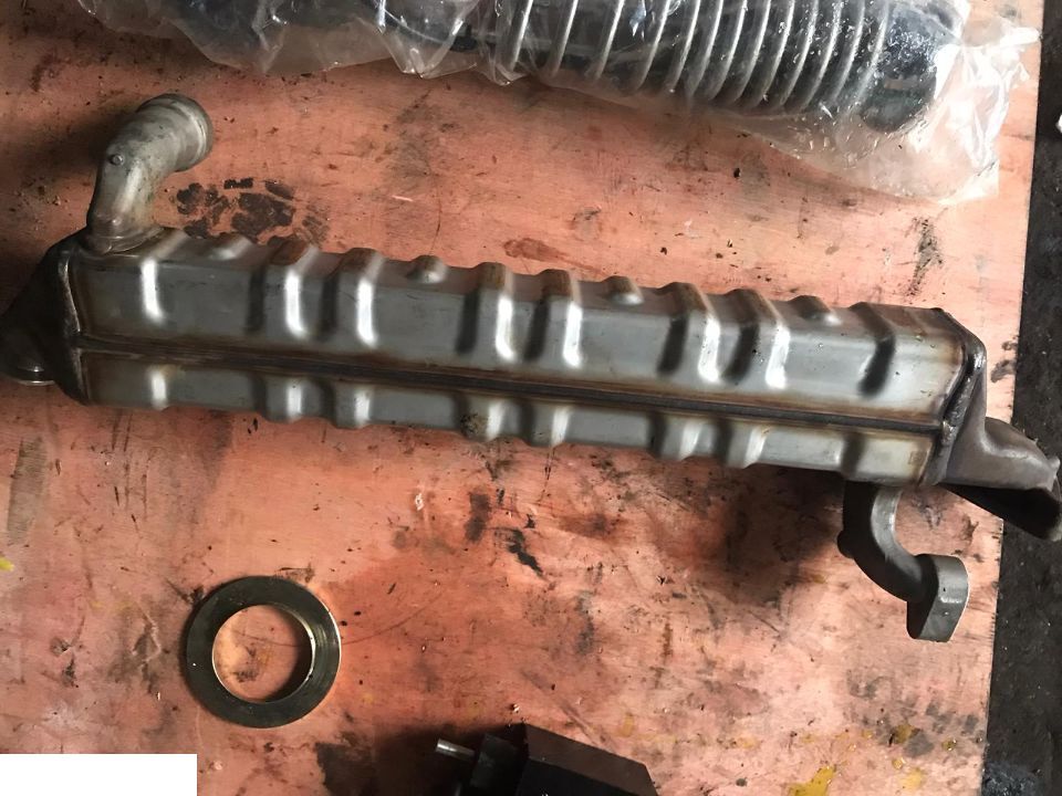 Claas Axion Arion EGR - Motor y piezas para Tractor: foto 1 Claas Axion Arion EGR - Motor y piezas para Tractor: foto 1